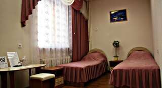 Гостиница Vremena Goda Киров Улучшенный двухместный номер с 2 отдельными кроватями и видом на город-3